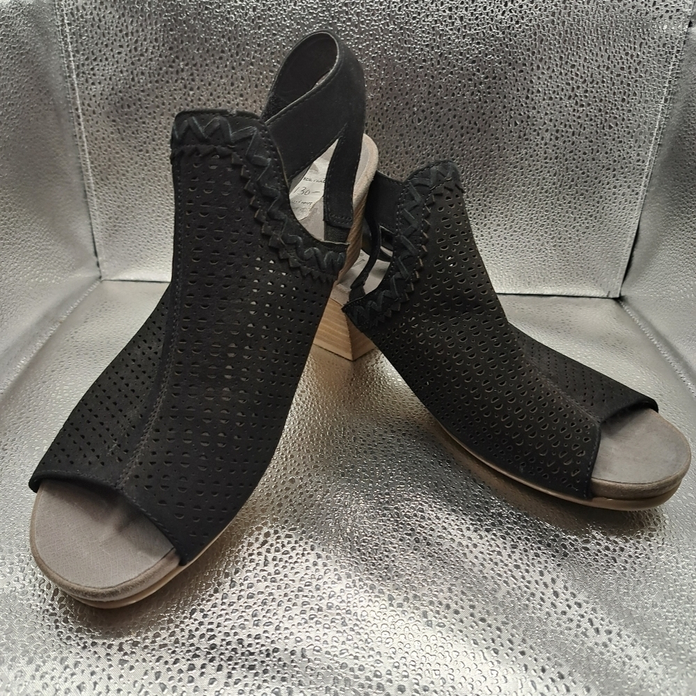 Earth Black Leather Slingback Sandals Women's Size 8 Wide